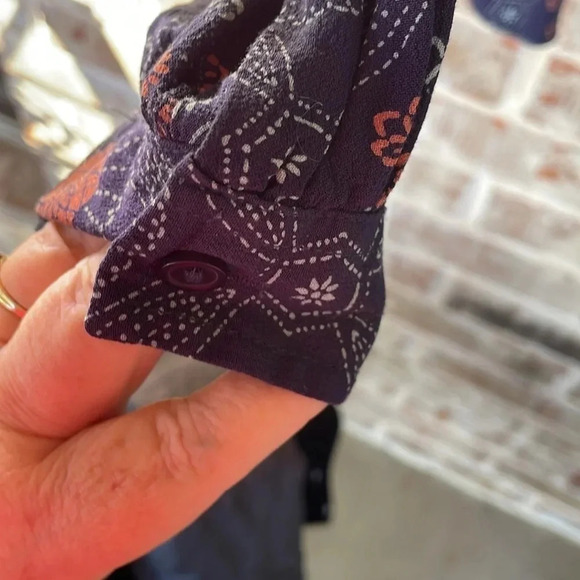 Dip Dark Blue Coral Floral Medallion Long Sleeved Blouse - Picture 4 of 10